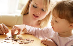 درس هایی که بهتر است فرزندانتان درباره پول و ثروت بیاموزند